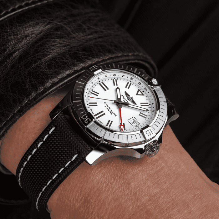 Relógio Masculino Breitling Avenger 43 Gmt Automático Branco A32397101A1X1